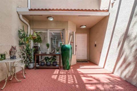 Townhouse in Doral, Florida 3 bedrooms, 176.33 sq.m. № 1854945 - photo 23