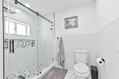 Townhouse in Doral, Florida 3 bedrooms, 176.33 sq.m. № 1854945 - photo 14
