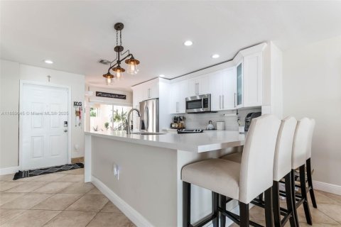 Townhouse in Doral, Florida 3 bedrooms, 176.33 sq.m. № 1854945 - photo 3