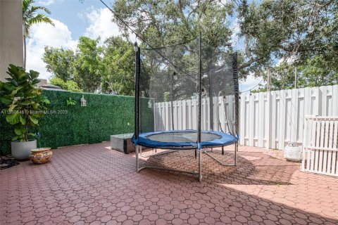 Townhouse in Doral, Florida 3 bedrooms, 176.33 sq.m. № 1854945 - photo 18