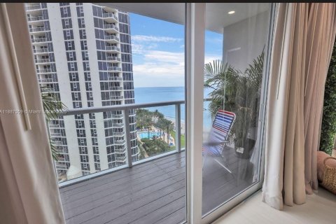 Copropriété à vendre à Sunny Isles Beach, Floride: 33.44 m2 № 1981834 - photo 1