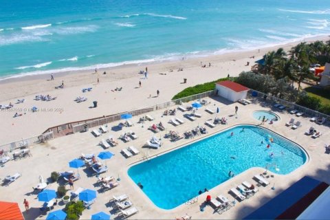 Copropriété à vendre à Sunny Isles Beach, Floride: 33.44 m2 № 1981834 - photo 6