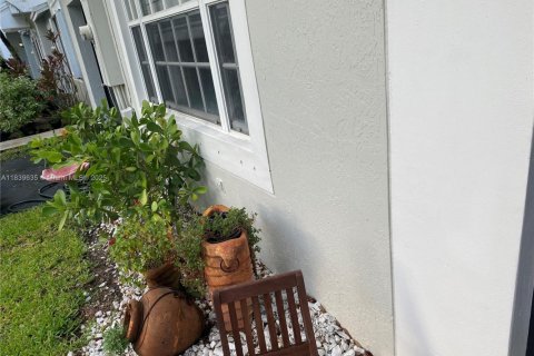 Touwnhouse à vendre à Tamarac, Floride: 3 chambres, 138.98 m2 № 1961848 - photo 6