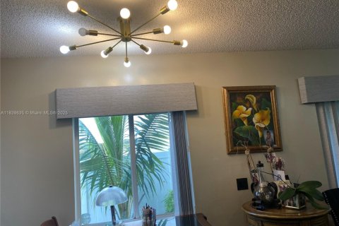 Touwnhouse à vendre à Tamarac, Floride: 3 chambres, 138.98 m2 № 1961848 - photo 7