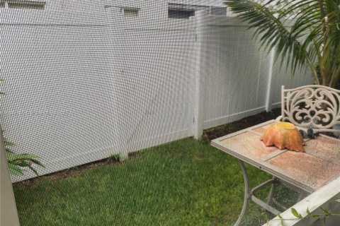 Touwnhouse à vendre à Tamarac, Floride: 3 chambres, 138.98 m2 № 1961848 - photo 13