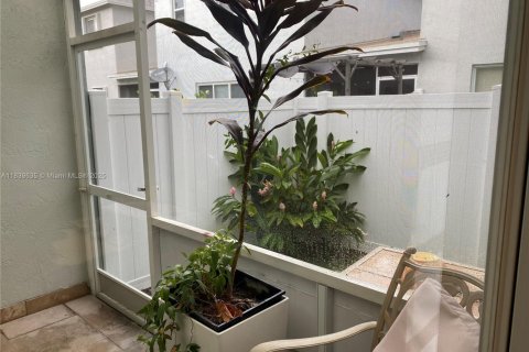 Touwnhouse à vendre à Tamarac, Floride: 3 chambres, 138.98 m2 № 1961848 - photo 21