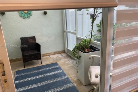 Touwnhouse à vendre à Tamarac, Floride: 3 chambres, 138.98 m2 № 1961848 - photo 19