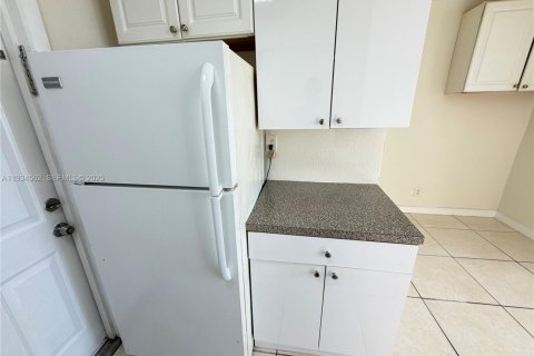 Снять в аренду квартиру в Форт-Лодердейл, Флорида 27.87м2, № 1992732 - фото 5