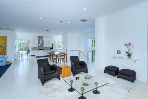 House in Sarasota, Florida 3 bedrooms, 328.04 sq.m. № 252485 - photo 25