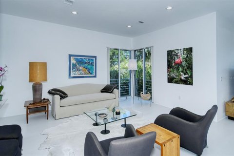 House in Sarasota, Florida 3 bedrooms, 328.04 sq.m. № 252485 - photo 23