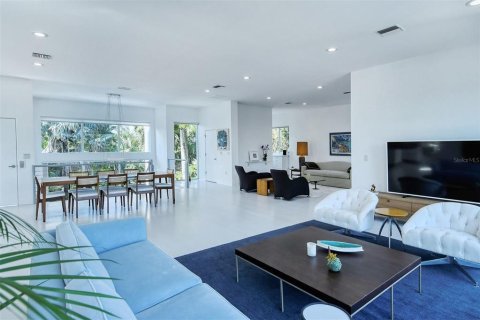 House in Sarasota, Florida 3 bedrooms, 328.04 sq.m. № 252485 - photo 10