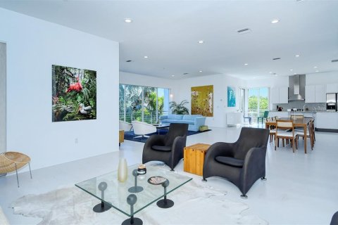 House in Sarasota, Florida 3 bedrooms, 328.04 sq.m. № 252485 - photo 24