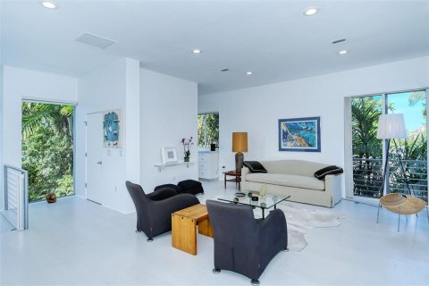 House in Sarasota, Florida 3 bedrooms, 328.04 sq.m. № 252485 - photo 22