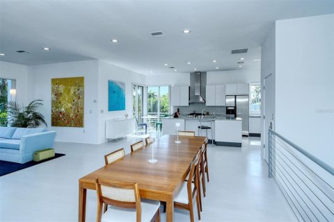 House in Sarasota, Florida 3 bedrooms, 328.04 sq.m. № 252485 - photo 12