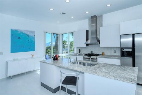 House in Sarasota, Florida 3 bedrooms, 328.04 sq.m. № 252485 - photo 14