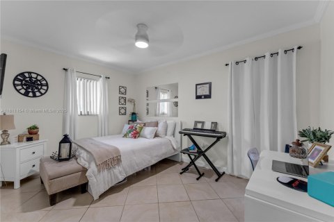 House in Homestead, Florida 4 bedrooms, 198.07 sq.m. № 1756641 - photo 14