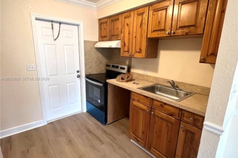 Apartment in Coral Springs, Florida 2 bedrooms № 2179274 - photo 5