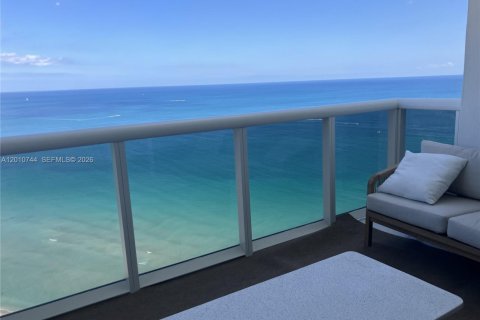 Condominio en alquiler en Sunny Isles Beach, Florida, 2 dormitorios, 145.86 m2 № 2073584 - foto 2
