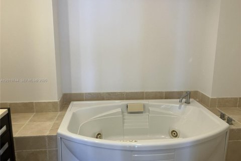 Condominio en alquiler en Sunny Isles Beach, Florida, 2 dormitorios, 145.86 m2 № 2073584 - foto 23