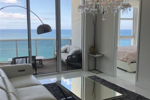 Condominio en alquiler en Sunny Isles Beach, Florida, 2 dormitorios, 145.86 m2 № 2073584 - foto 10