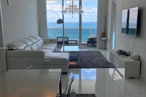 Condominio en alquiler en Sunny Isles Beach, Florida, 2 dormitorios, 145.86 m2 № 2073584 - foto 5