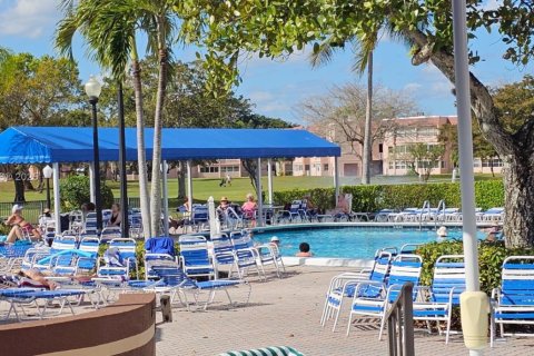 Condo in Sunrise, Florida, 2 bedrooms  № 1959821 - photo 24