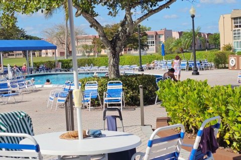 Condo in Sunrise, Florida, 2 bedrooms  № 1959821 - photo 28