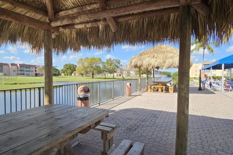 Condo in Sunrise, Florida, 2 bedrooms  № 1959821 - photo 23