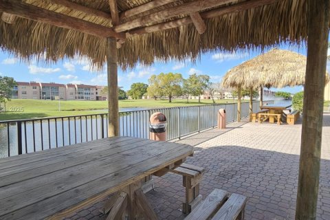 Condo in Sunrise, Florida, 2 bedrooms  № 1959821 - photo 26