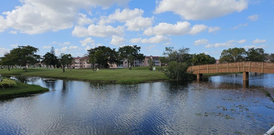 Condo in Sunrise, Florida, 2 bedrooms  № 1959821