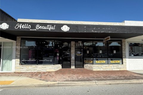 Propiedad comercial en venta en Fort Lauderdale, Florida № 1992598 - foto 1