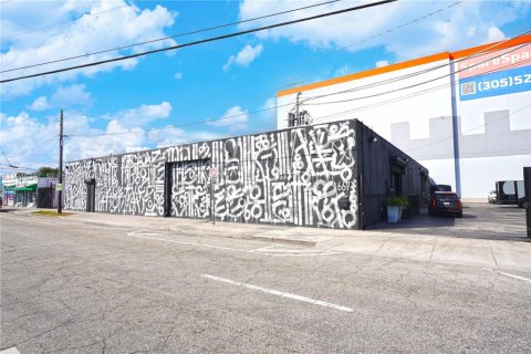 Immobilier commercial à vendre à Miami, Floride № 2152902 - photo 2