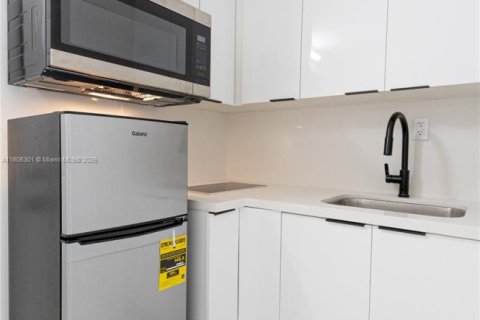 Immobilier commercial à louer à Miami, Floride: 1 chambre, 119.1 m2 № 1743896 - photo 7