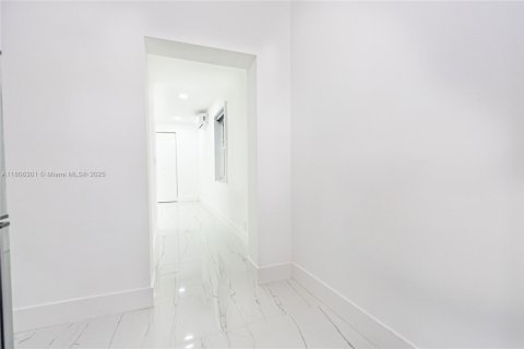 Immobilier commercial à louer à Miami, Floride: 1 chambre, 119.1 m2 № 1743896 - photo 9