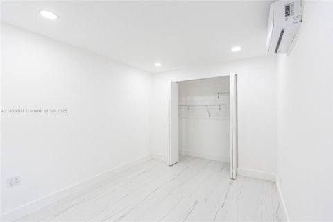 Immobilier commercial à louer à Miami, Floride: 1 chambre, 119.1 m2 № 1743896 - photo 6