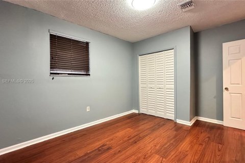 Снять в аренду виллу или дом в Холливуд, Флорида 3 спальни, 191.47м2, № 1992423 - фото 15