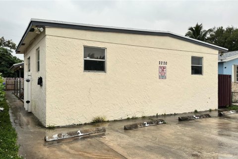 Снять в аренду виллу или дом в Холливуд, Флорида 3 спальни, 191.47м2, № 1992423 - фото 1