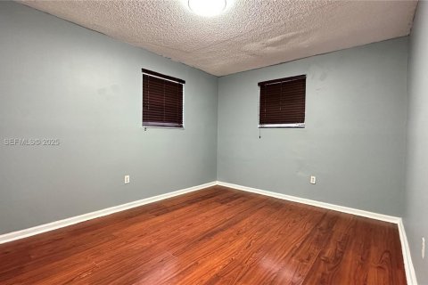 Снять в аренду виллу или дом в Холливуд, Флорида 3 спальни, 191.47м2, № 1992423 - фото 14