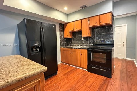 Снять в аренду виллу или дом в Холливуд, Флорида 3 спальни, 191.47м2, № 1992423 - фото 7