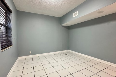 Снять в аренду виллу или дом в Холливуд, Флорида 3 спальни, 191.47м2, № 1992423 - фото 5