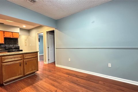 Снять в аренду виллу или дом в Холливуд, Флорида 3 спальни, 191.47м2, № 1992423 - фото 11