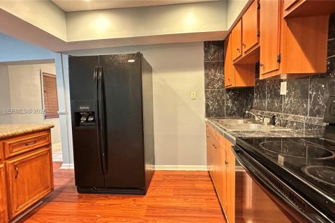 Снять в аренду виллу или дом в Холливуд, Флорида 3 спальни, 191.47м2, № 1992423 - фото 13