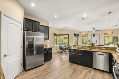 Casa en venta en Kissimmee, Florida, 5 dormitorios, 273.13 m2 № 2385754 - foto 13