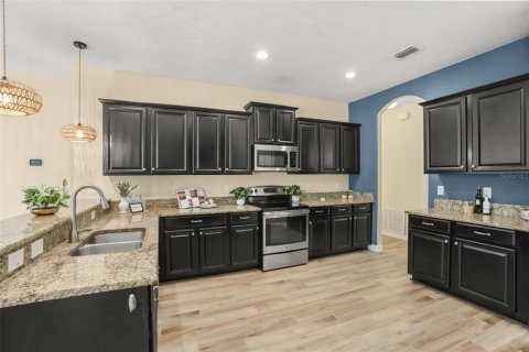 Casa en venta en Kissimmee, Florida, 5 dormitorios, 273.13 m2 № 2385754 - foto 12