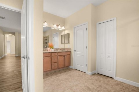 Casa en venta en Kissimmee, Florida, 5 dormitorios, 273.13 m2 № 2385754 - foto 23