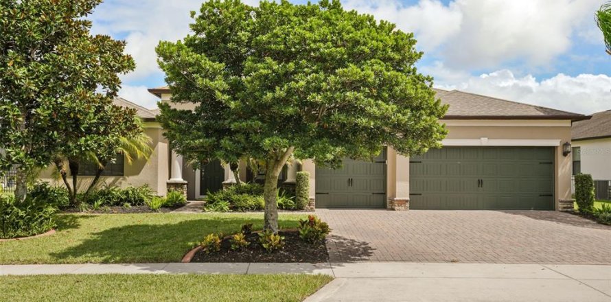 Casa en Kissimmee, Florida 5 dormitorios, 273.13 m2 № 2385754