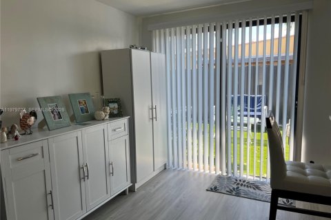 Купить виллу или дом в Помпано-Бич, Флорида 2 спальни, 122.26м2, № 2043633 - фото 27