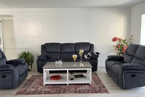 Купить виллу или дом в Помпано-Бич, Флорида 2 спальни, 122.26м2, № 2043633 - фото 30