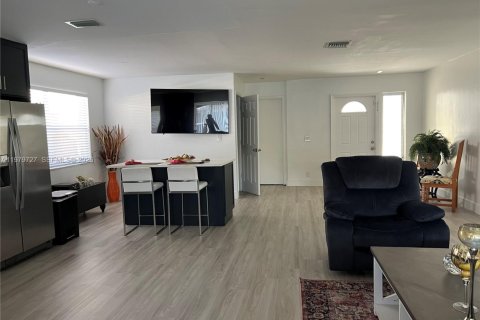 Купить виллу или дом в Помпано-Бич, Флорида 2 спальни, 122.26м2, № 2043633 - фото 25