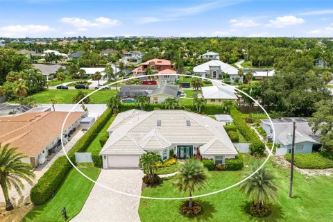 Villa ou maison à vendre à Sarasota, Floride: 4 chambres, 303.7 m2 № 2399447 - photo 4